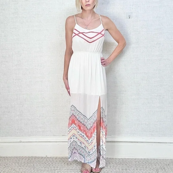 Kendall + Kylie Maxi Dress - Picture 3 of 7